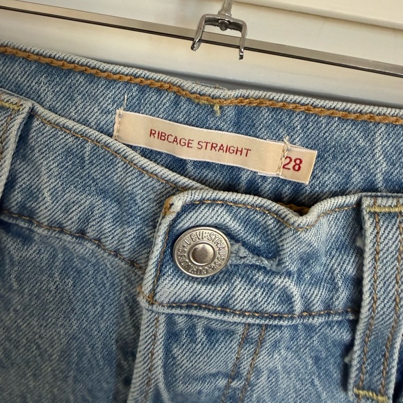 Levi’s Ribcage Full Length Jeans in Samba Tango Light - Size 28x32 - Picture 5 of 8